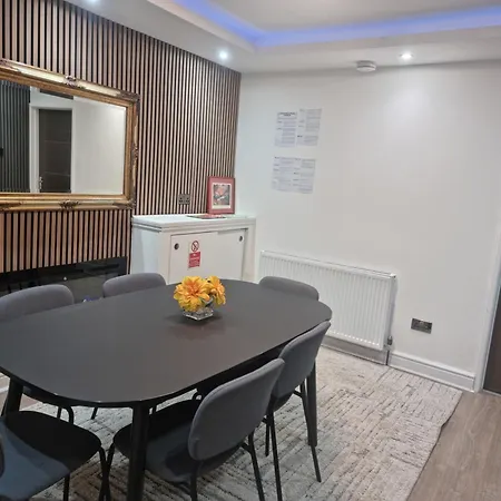 Uniq 3 Bedroom House In Central Watford ,15Min To London Euston , Close To Harry Potter Exterior foto