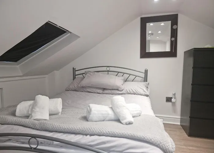 Uniq 3 Bedroom House In Central Watford ,15Min To London Euston , Close To Harry Potter