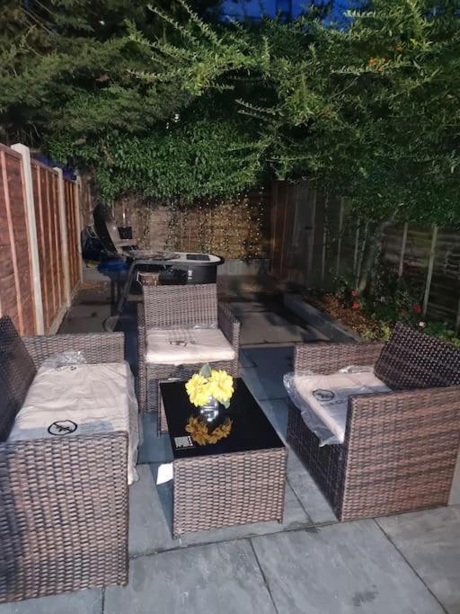 Uniq 3 Bedroom House In Watford ,15min To London Euston , Close To Harry Potter Ferienhaus *
