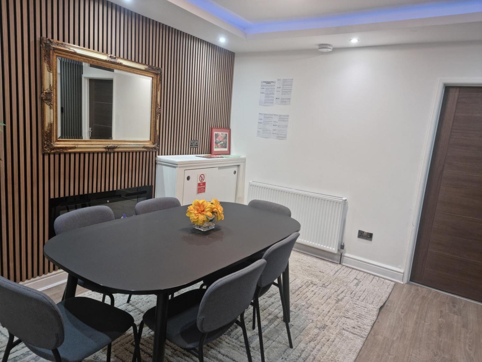 Uniq 3 Bedroom House In Watford ,15min To London Euston , Close To Harry Potter Watford (Hertfordshire)