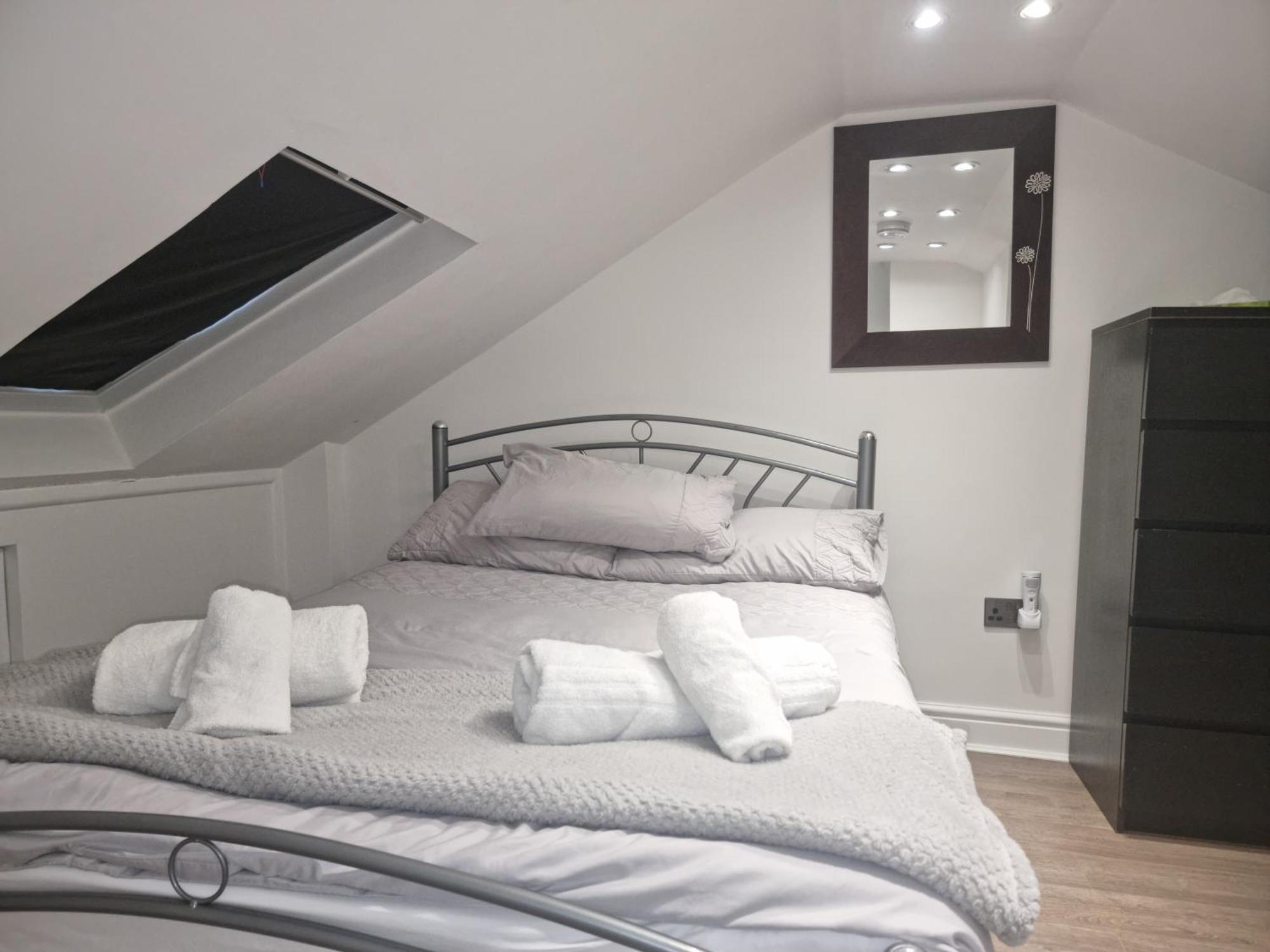 Uniq 3 Bedroom House In Watford ,15min To London Euston , Close To Harry Potter Ferienhaus Watford (Hertfordshire)