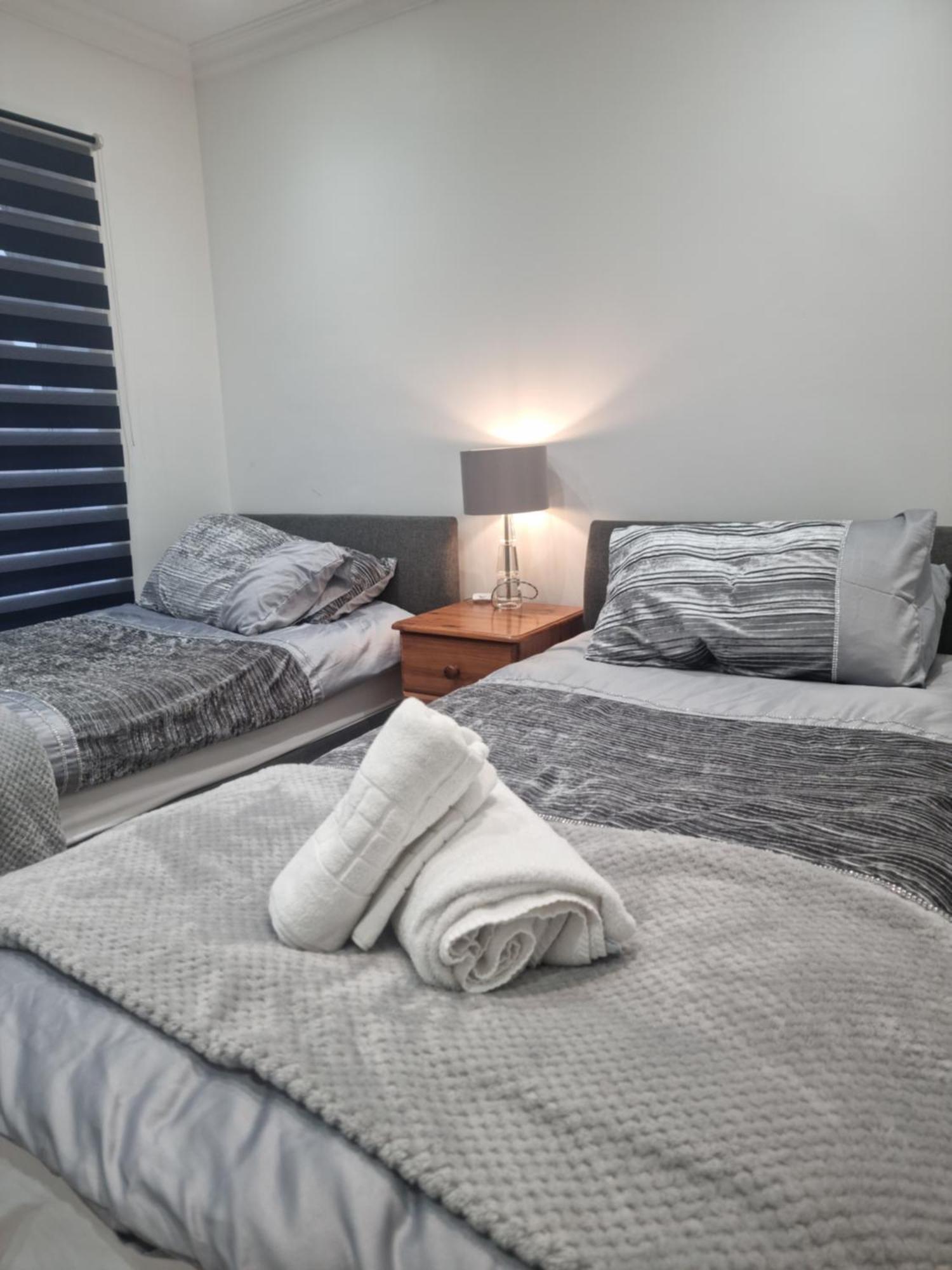Uniq 3 Bedroom House In Watford ,15min To London Euston , Close To Harry Potter Ferienhaus Watford (Hertfordshire)