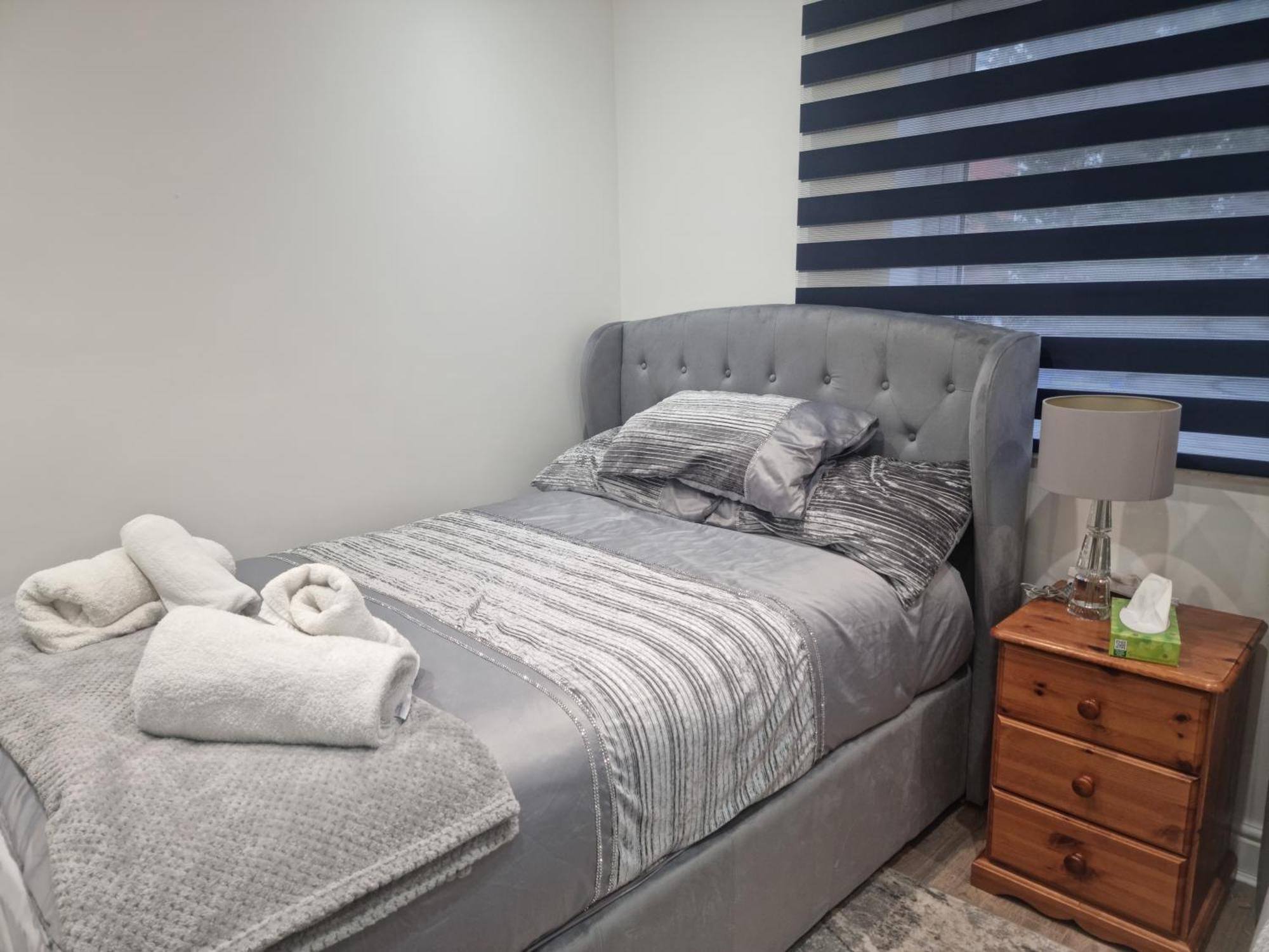 Ferienhaus Uniq 3 Bedroom House In Watford ,15min To London Euston , Close To Harry Potter