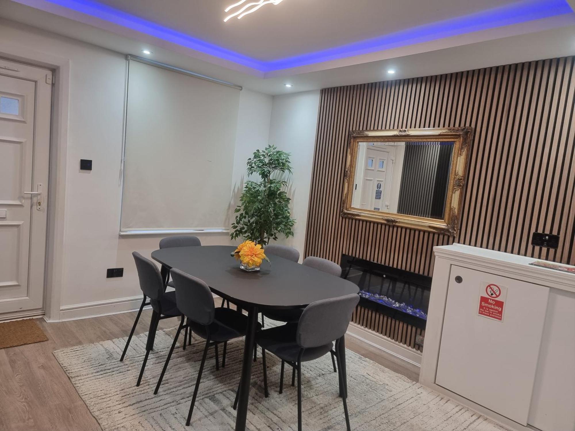 Ferienhaus Uniq 3 Bedroom House In Watford ,15min To London Euston , Close To Harry Potter *