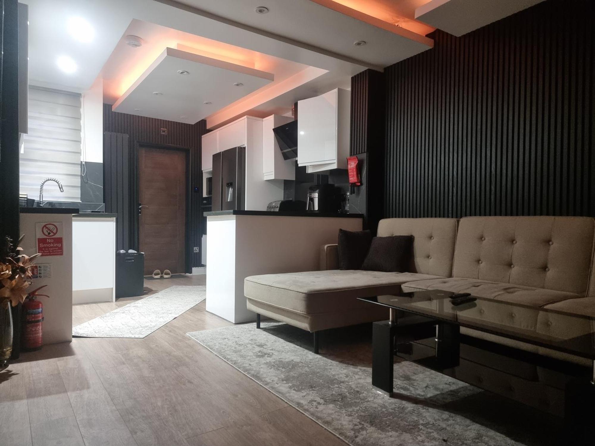 Uniq 3 Bedroom House In Watford ,15min To London Euston , Close To Harry Potter